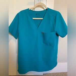 M Teal Figs Caterina Scrub Top